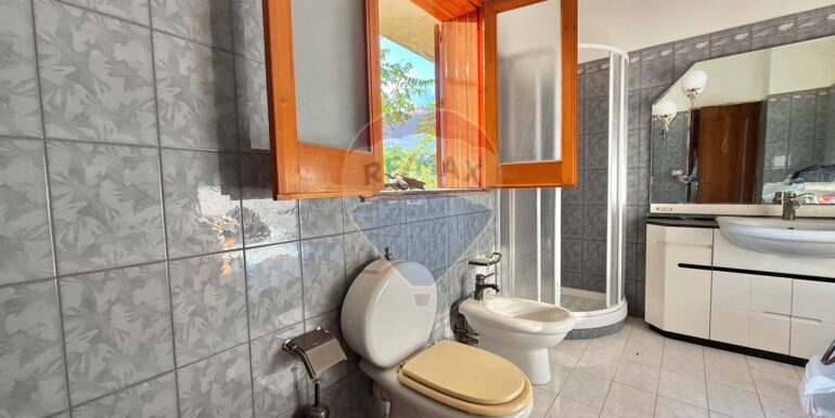 2025062184021-913733-11