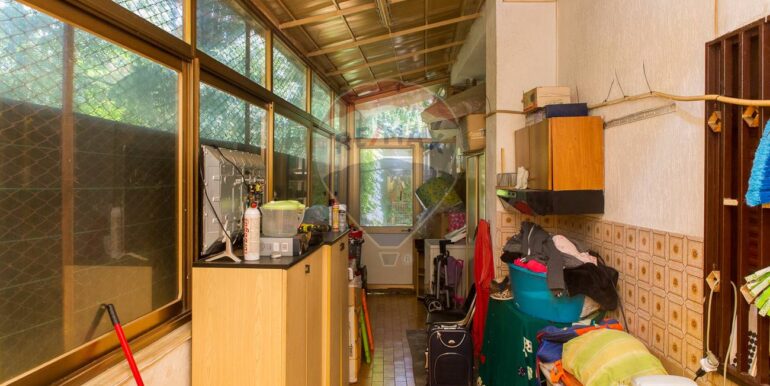 2025070470933-964869-33