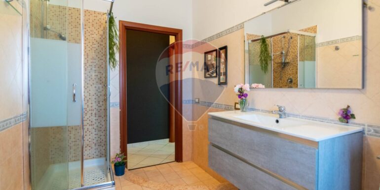 20250714184942-966779-22