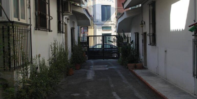 2025071674702-967054-18