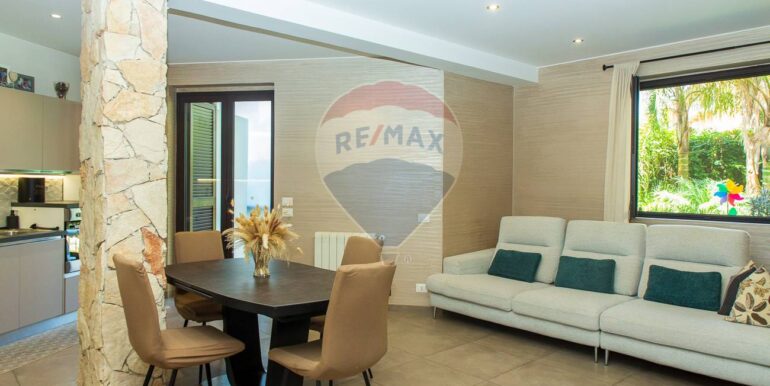 2025071694744-966148-21