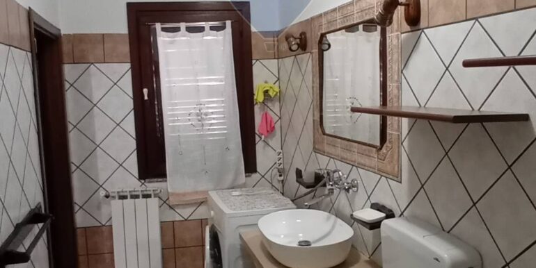 20250728232351-972224-12