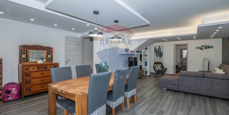 2025080692115-973428-35