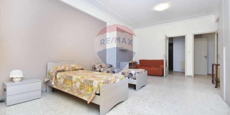 20250812193215-971976-12