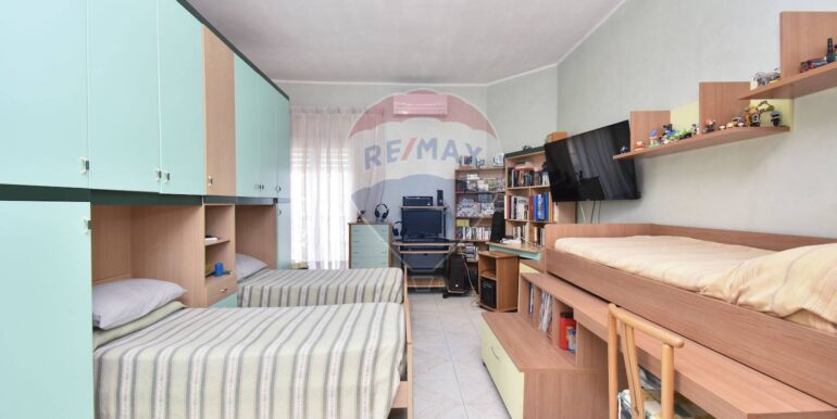 20250812194206-964226-16