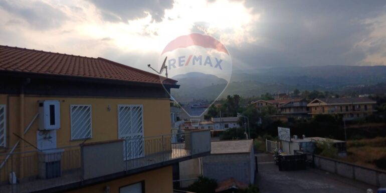 20250819203952-975082-3