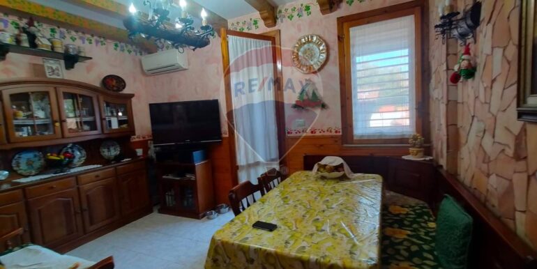 20250821121708-975268-18