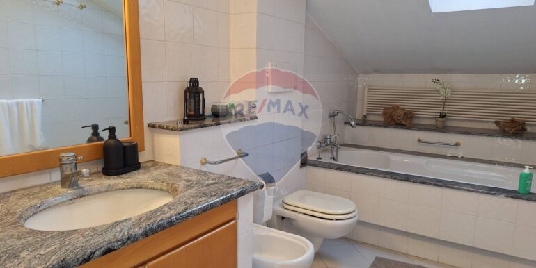 20250821192114-975331-15