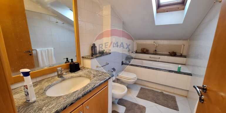 20250821192130-975331-19