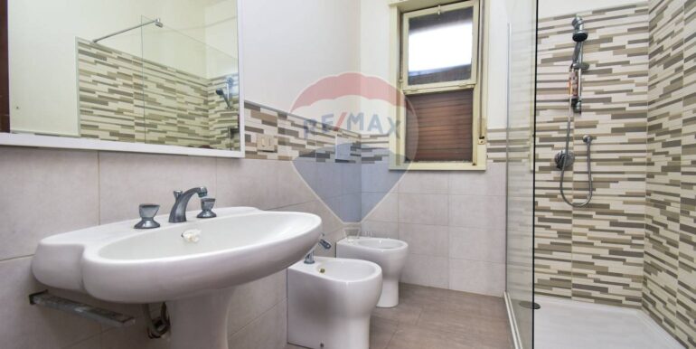 20250823164320-975018-10