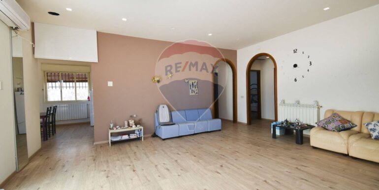 20250823164329-975018-14