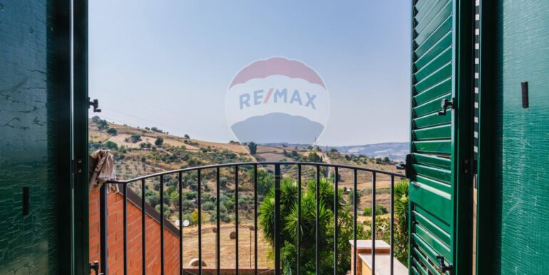 2025082473040-972274-45