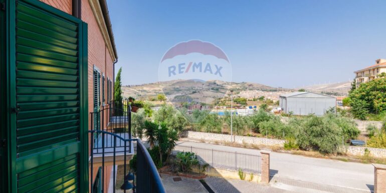 2025082473055-972274-49