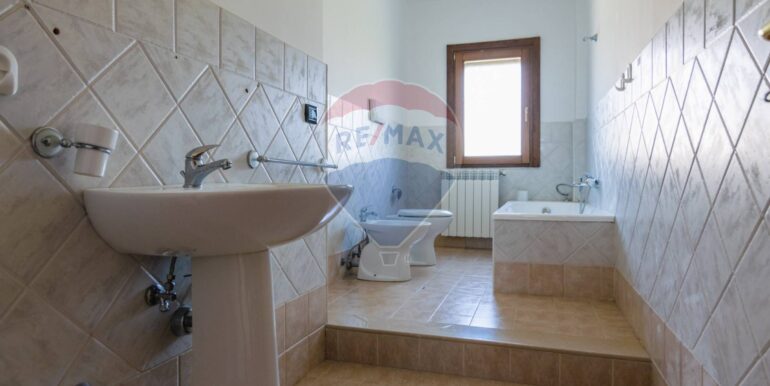 2025082473122-972274-55