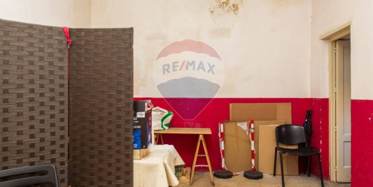 20250825194920-975691-10