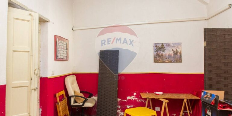 20250825194948-975691-11