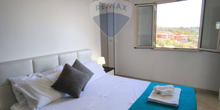 20250826182938-975878-15