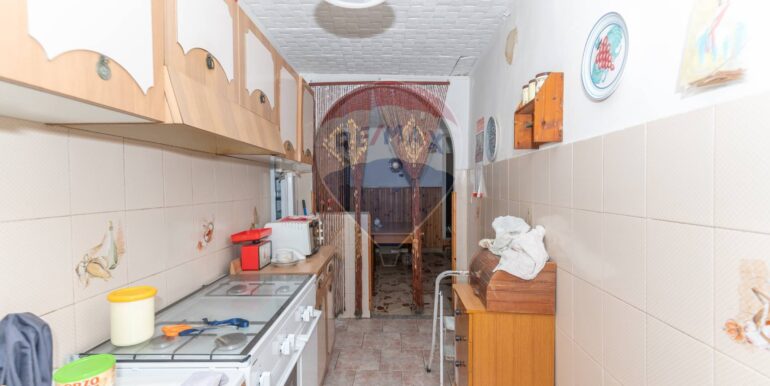 20250829161552-976482-10