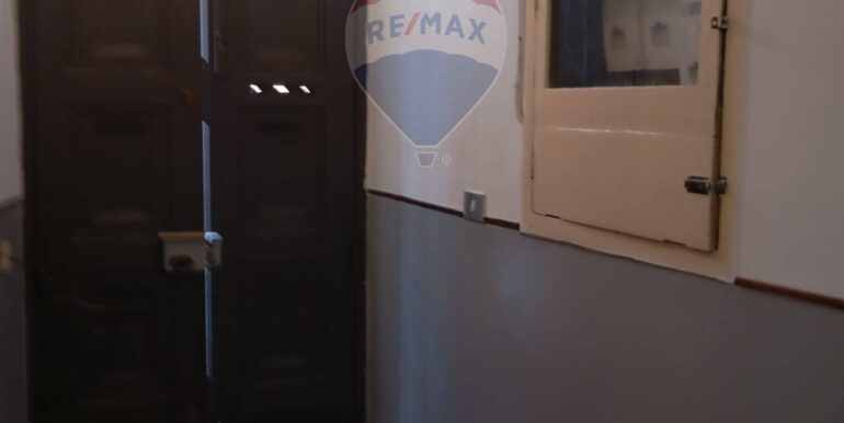 2025083001702-976679-10