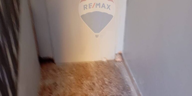 2025083001705-976679-12