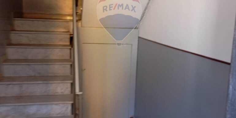 2025083001712-976679-16