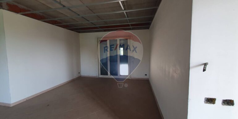 20250904174937-978041-9