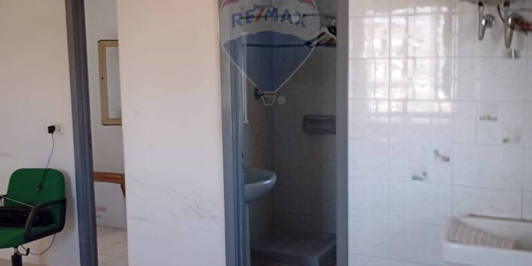 20250904195212-976678-8