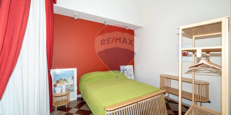 2025090484545-977711-12