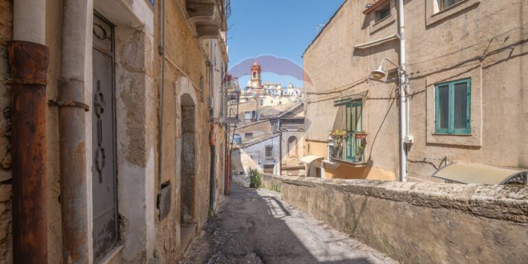 20250908164829-975328-7