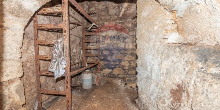 20250908164843-975328-10