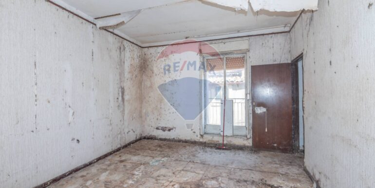 20250908164852-975328-12