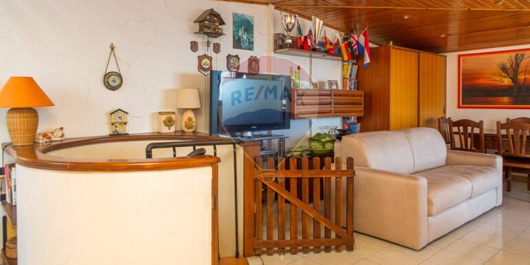 20250914171959-982852-44