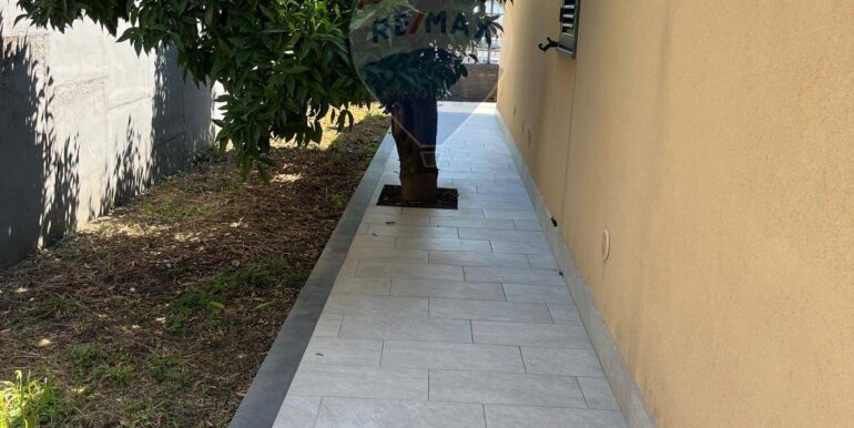 20250918183546-985758-12