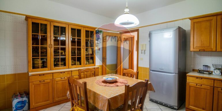 20250920121001-985892-11