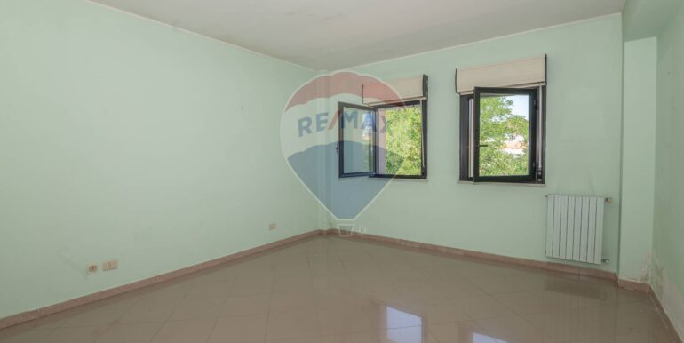 20250921231014-986109-17