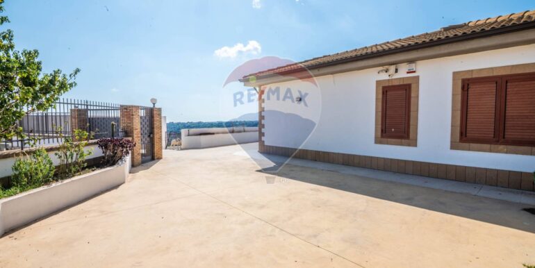 20250921234511-986110-3