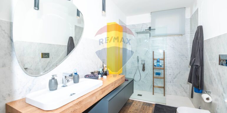 20250921234533-986110-7