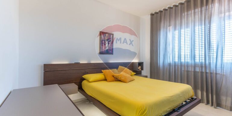 20250921234538-986110-8