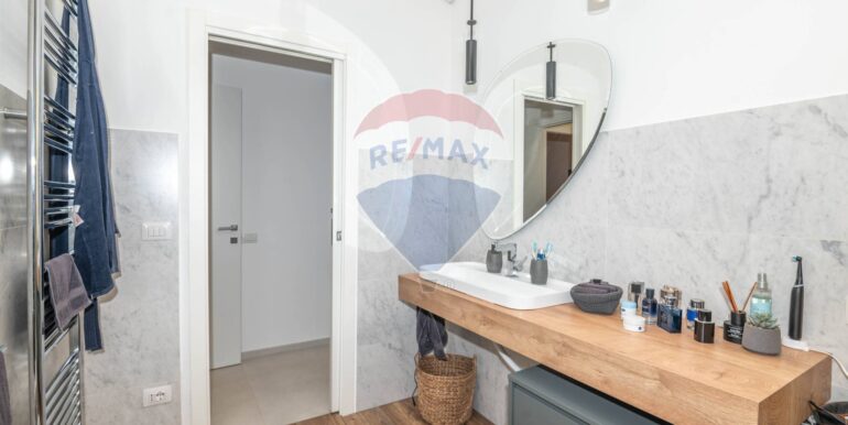 20250921234635-986110-18