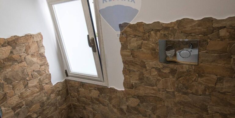 20250924105245-986689-10