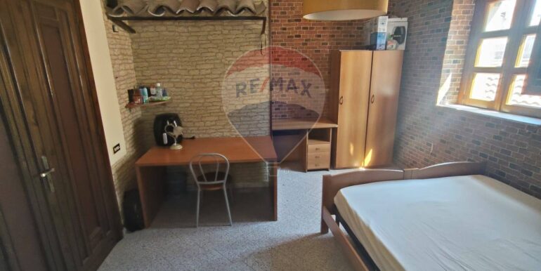 20250924172507-986669-12