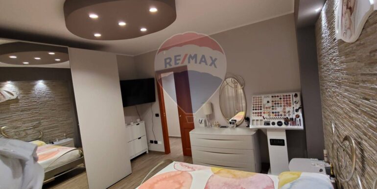 20250928191756-988859-19