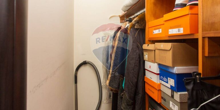 20250929180749-989084-37