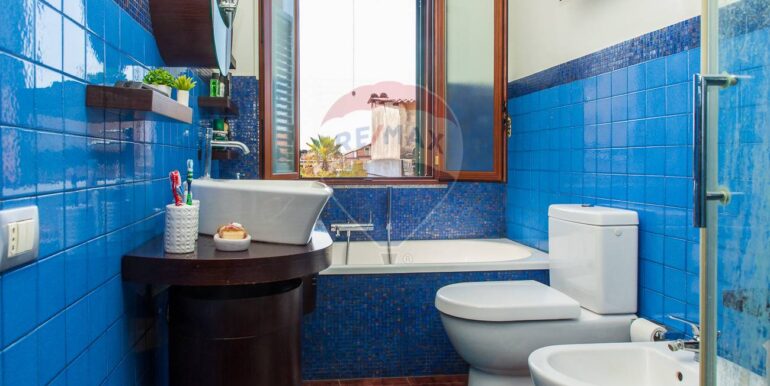 20250929180758-989084-40