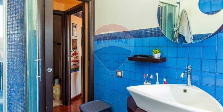 20250929180802-989084-41