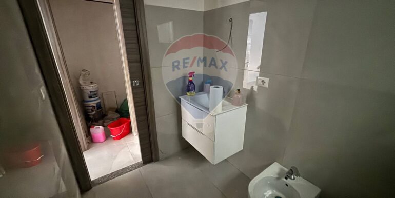 20250929185911-989101-4