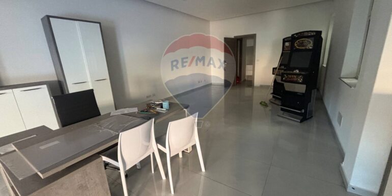 20250929185911-989101-6