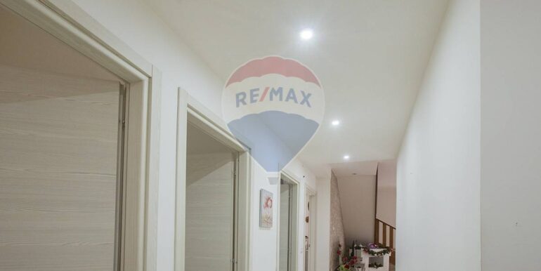 20250929212655-989111-13