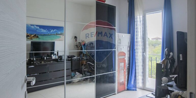 20250929212707-989111-17