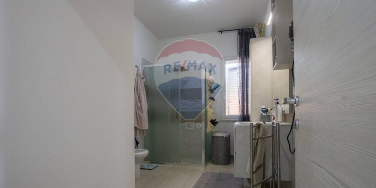 20250929212714-989111-19